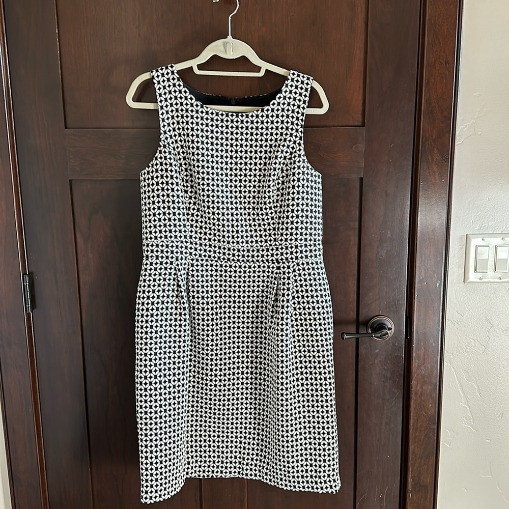 White House black market size 14 dress.